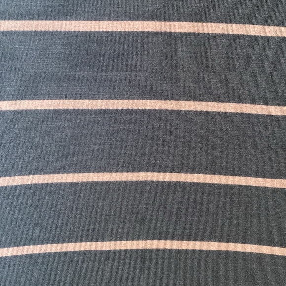 Trendyland striped cold shoulder swing dress with pocket detail size large - Picture 4 of 6